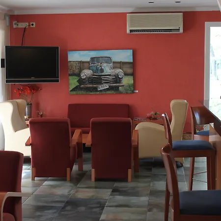 Picasso Hotel 2*